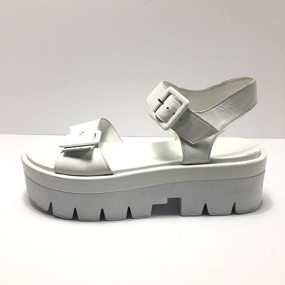 Kendall & Kylie Shoes - KENDALL + KYLIE Leather Wave Sandals Size 8
